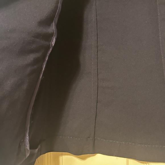 Navy Blue Cropped Blazer w/Zip Pockets and Cuffs - Picture 2 of 6